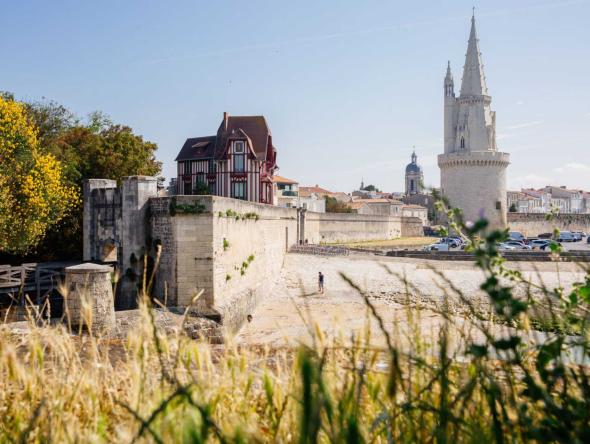 vue de la tour de lanterne proche de notre hotel seminaire la rochelle