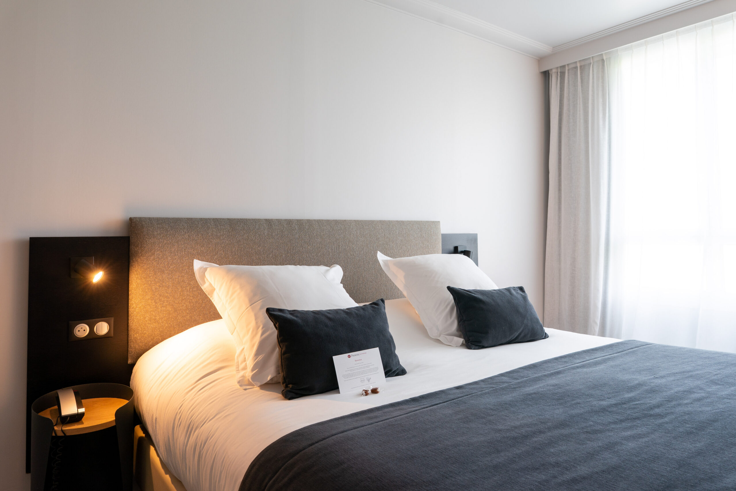 Le Masq Hotel Best Western Premier La Rochelle Guest Room Junior Suite Balneo 3.jpg scaled
